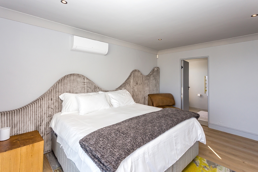5 Bedroom Property for Sale in Bloubergstrand Western Cape